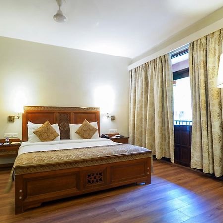 Neelams The Grand Hotel Calangute Bagian luar foto