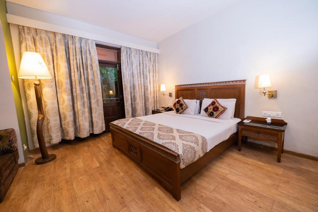 Neelams The Grand Hotel Calangute Bagian luar foto