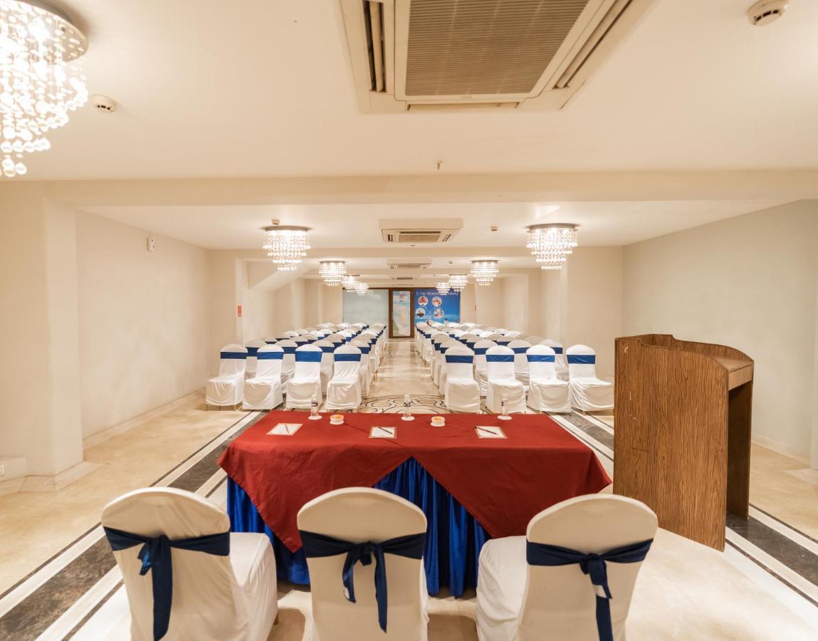 Neelams The Grand Hotel Calangute Bagian luar foto