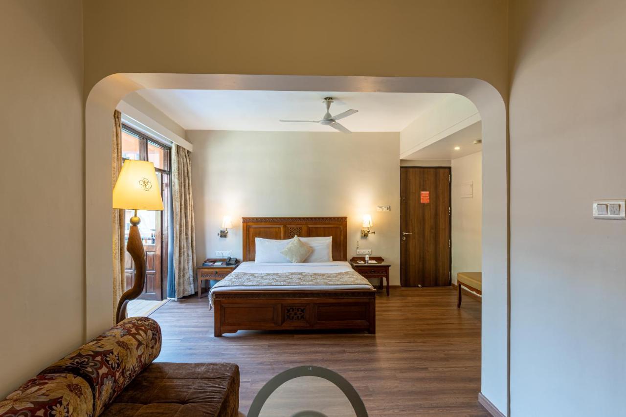 Neelams The Grand Hotel Calangute Bagian luar foto