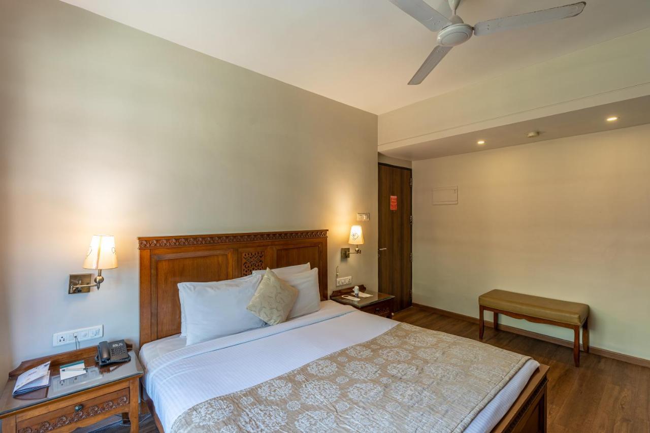 Neelams The Grand Hotel Calangute Bagian luar foto