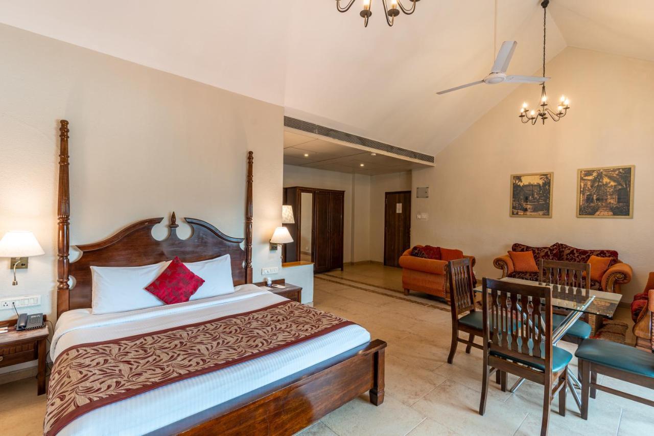 Neelams The Grand Hotel Calangute Bagian luar foto