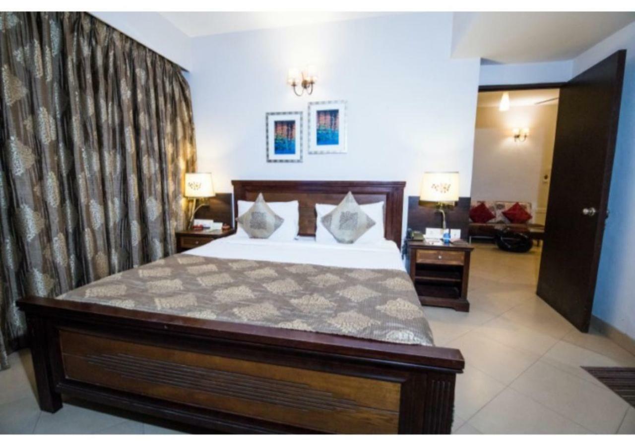 Neelams The Grand Hotel Calangute Bagian luar foto